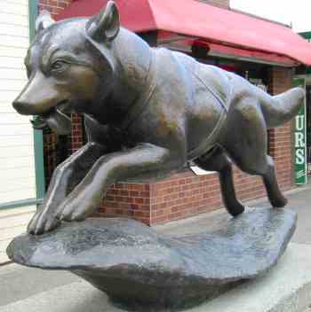 Statue of Balto in Anchorage